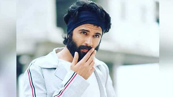 Actor Vijay Devarakonda: లక్కీ ఛాన్స్ కొట్టేసిన విజయ్ దేవరకొండ.. ఆ క్యాలెండర్ షూట్లో యంగ్ హీరో..
