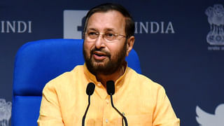 మహిళా సంరక్షణ కార్యదర్శులకు ప్రశంసా పత్రాలు.. పంచాయతీ ఎన్నికల స్ఫూర్తితో మున్సిపల్‌ ఎన్నికల్లో పని చేయాలన్న డీఎస్పీ