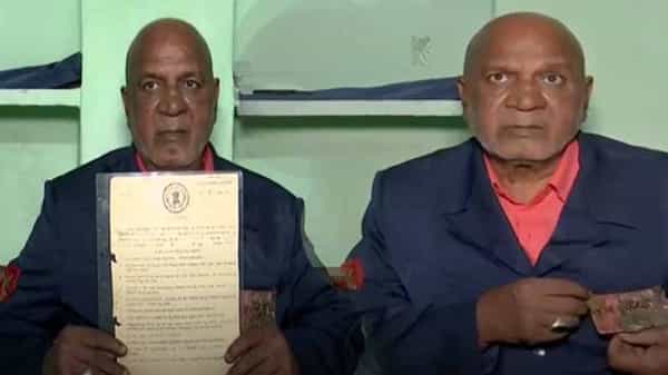 దేశ రక్షణలో స్టార్ మెడల్ అందుకున్న సైనికుడు.. బతుకు దెరువు కోసం 71 ఏళ్ల వయసులో ఆటో రిక్షాను లాగుతున్నాడు..!