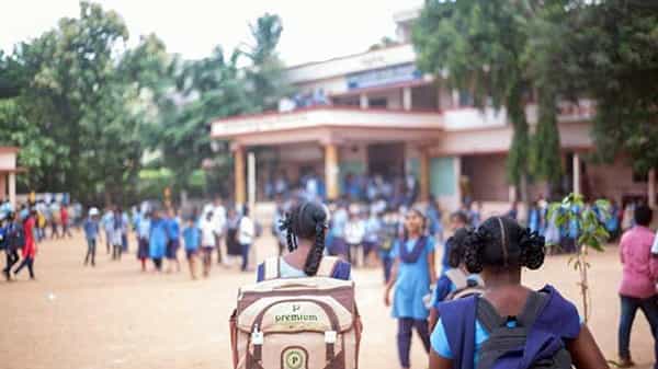 AP Schools: ఏప్రిల్ 1 నుంచి ఆంధ్రప్రదేశ్లో ఒంటిపూట బడులు.. కీలక నిర్ణయం తీసుకున్న రాష్ట్ర విద్యాశాఖ..
