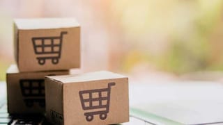 సోదరుడి కోసం సరోగసీ తల్లిగా మారిన సోదరి.. కృత్రిమంగా బిడ్డకు జన్మనిచ్చిన 42ఏళ్ల మహిళ..!