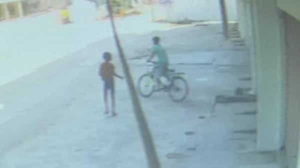 Bicycle thieves: వీళ్లు మామూలు పిల్లలు కాదు..జగత్ జంత్రీలు.. సైకిల్ కనిపిస్తే వదలరు...