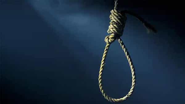 B Pharmacy Student Suicide: చేవెళ్లలో దారుణం.. సెల్ఫోన్లో మాట్లాడొదన్నందుకు బీఫార్మసీ విద్యార్థిని..