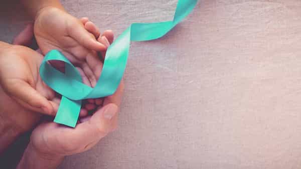 Cervical Cancer: గర్భాశయ క్యాన్సర్ బారినపడుతున్న స్త్రీలు .. ప్రాధమిక దశలో గుర్తిస్తే నివారణ సాధ్యం.. లక్షణాలు ఇవే..!