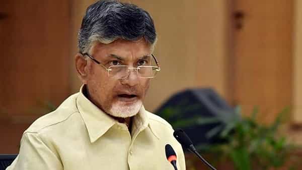 AP Municipal Elections: ఆ ఇద్దరిపై వెంటనే చర్యలు తీసుకోండి.. ఎస్ఈసీకి ఫిర్యాదు చేసిన టీడీపీ అధినేత చంద్రబాబు..