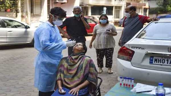 Corona: మహారాష్ట్రలో కరోనా విలయతాండవం.. 24గంటల్లో అరలక్ష మార్కుకు చేరువలో కేసులు..