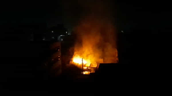 Fire Accident తూర్పు గోదావరి జిల్లాలో భారీ అగ్ని ప్రమాదం... ఒకదాని తరువాత ఒకటిగా పేలిన గ్యాస్ సిలిండర్లు..