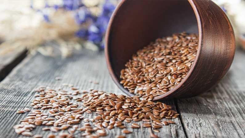 Flaxseeds Benefits:అవిసె గింజ‌ల‌ను మాత్రం సూప‌ర్‌ఫుడ్ అంటారు పెద్దలు..వాటిని తింటే లాభ నష్టాలు ఏమిటో తెలుసుకుందాం..!