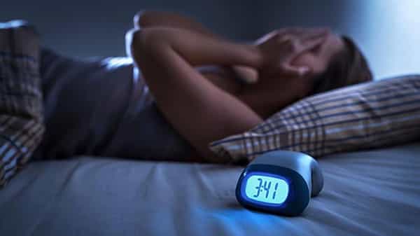 Food For Sleep: నిద్రలేమితో సతమతమవుతున్నారా..? అయితే ఇవి తినండి.. తిండికి నిద్రకు లింక్ ఏంటనేగా..
