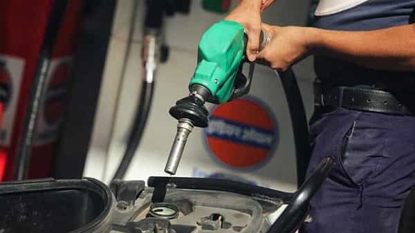 Fuel price Today: స్థిరంగానే కొనసాగుతున్న పెట్రోల్, డీజిల్ ధరలు.. ఏపీలోనే కనిపిస్తున్న పెరుగుదల