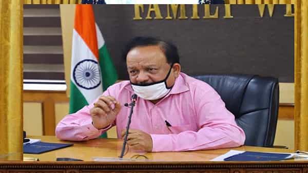కోవిడ్ వ్యాక్సిన్ ఎప్పుడైనా తీసుకోవచ్చు.. షెడ్యూల్ సవరించామన్న కేంద్ర ఆరోగ్య శాఖ మంత్రి