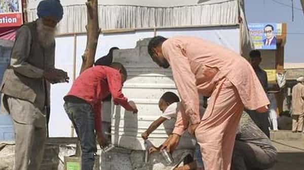 Heat Wave: దేశ రాజధాని ఢిల్లీలో నిప్పులు కక్కిన భానుడు.. 76 ఏళ్ల తర్వాత రికార్డు స్థాయిలో ఉష్ణోగ్రత నమోదు