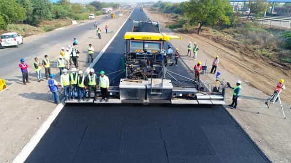 Hyderabad Company: 18 గంటల్లో 28 కిలోమీటర్ల రోడ్డు పూర్తి.. సరికొత్త రికార్డ్ సృష్టించిన హైదరబాద్ నిర్మాణ సంస్థ..