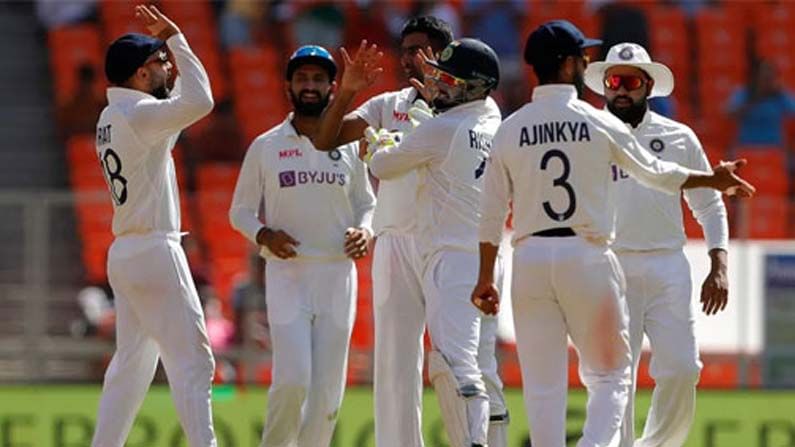 India vs England 4th Test: తొలిరోజు ఆధిపత్యం చెలాయించిన భారత్..  205 పరుగులకు ఇంగ్లాండ్ ఆలౌట్..  ఆటముగిసే సమయానికి భారత్ స్కోరు 24/1