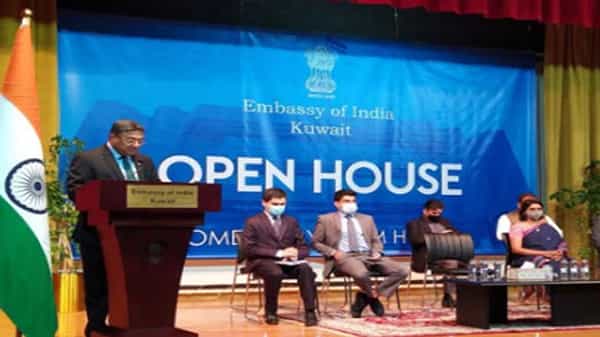 Indian Ambassador: కువైట్లో భారత రాయబారి కీలక ప్రకటన.. పది రోజుల పాటు తాత్కాలికంగా నిలిపివేత