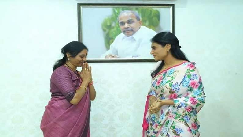YS Sharmila Political Party: వైఎస్ షర్మిలతో భేటీ.. సంచలన ప్రకటన చేసిన కాంగ్రెస్ నాయకురాలు..