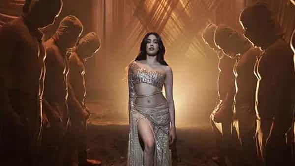 Janhvi Kapoor: సింగిల్ నైట్లో సాంగ్ షూటింగ్ కంప్లీట్.. యూనిట్ అంతా షాక్.. అతిలోకసుందరి తనయా మజాకా..!