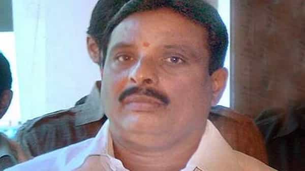 ఈటలపై విమర్శలు గుప్పిస్తున్న గులాబీ దళం.. నిజమైన ఉద్యమకారుడేనా అంటూ ఫైర్..