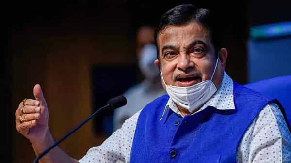 శుభవార్త.. మీరు ఎంత ప్రయాణిస్తే అంతే టోల్ చార్జీ.. ఫాస్టాగ్తో రూ.20 వేల కోట్ల ఆదా: మంత్రి నితిన్ గడ్కరీ