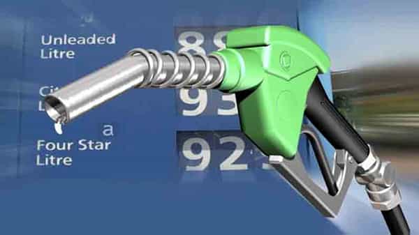 Petrol Diesel Price: భారీగా తగ్గనున్న పెట్రోల్, డీజిల్ ధరలు..? మార్కెట్ సంస్థల నిపుణులు ఏమంటున్నారంటే..?
