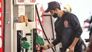 Petrol-Diesel Rates Today: స్థిరంగా కొనసాగుతున్న పెట్రోల్‌, డీజిల్‌ ధరలు.. అక్కడ మాత్రం స్వల్ప మార్పులు.!