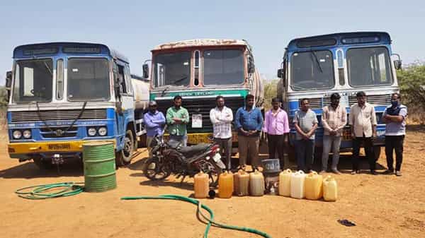 Petrol Stolen: మండుతున్న చమురు ధరలు.. వారి ఆశే వీరి ఆసరా.. హైదరాబాద్ శివారులో రెచ్చిపోయిన పెట్రోల్ దొంగలు..