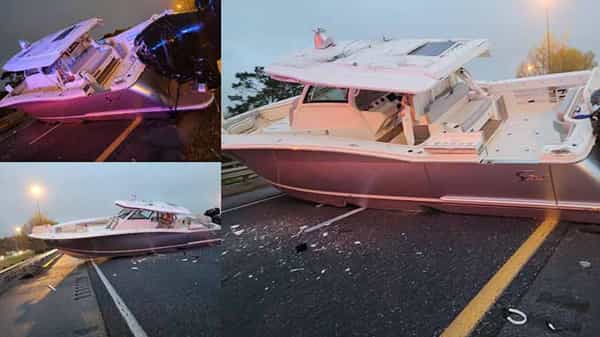 Boat Blocks Highway: ఏమైందీ పడవలకు!.. ఓ నౌక సూయజ్ కాలువను బ్లాక్ చేస్తే.. మరో పడవ ఫ్లోరిడా హైవే ని బ్లాక్ చేసింది..