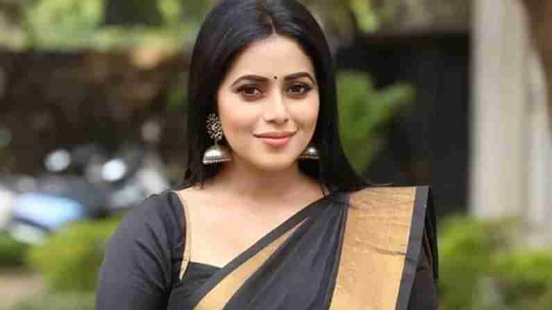 Actress Poorna : ఆ నటుడు ఈ హీరోయిన్ కు డ్రగ్స్ తీసుకోవడం నేర్పించాడట.. షాకింగ్ న్యూస్ చెప్పిన పూర్ణ