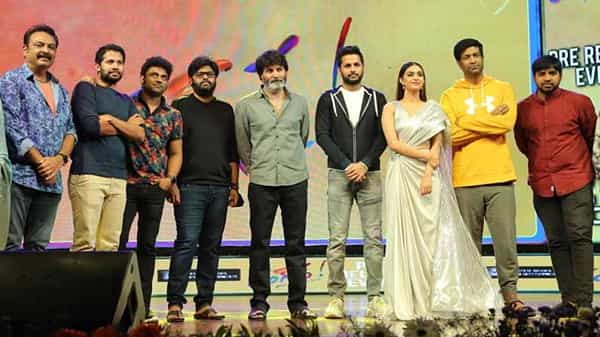 Rang De Movie: ఆ అదృష్టం మనిషికి మాత్రమే ఉంది.. రంగ్ దే జీవితంలోని ఏడు రంగులను చూపిస్తుంది: త్రివిక్రమ్