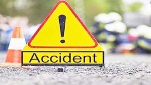 Road Accident: ఘోర రోడ్డు ప్రమాదం.. గ్యాస్‌ ట్యాంకర్‌ - అంబులెన్స్‌ ఢీః.. నలుగురు మృతి.. ముగ్గురికి గాయాలు
