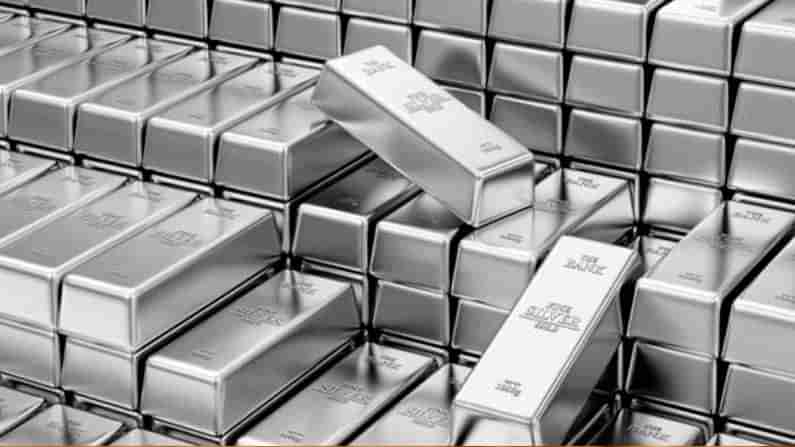 Silver Price Today : బంగారం దిగొస్తుంటే వెండి మాత్రం పైకి పరుగులు పెడుతుంది.. ప్రధాన నగరాల్లో ధరలు ఇలా ఉన్నాయి..