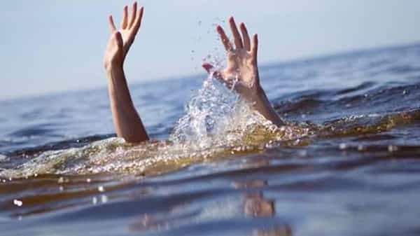Students Missing: పండగపూట విషాదం.. పెన్నా నదిలో ఇద్దరు విద్యార్థుల గల్లంతు..