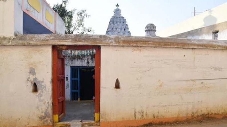 Temple in Nizamabad : నిజమాబాద్‌ నగరంలో  వింత ఆచారం.. బ్రహ్మపురి కాలనీలో ఇంటింటికీ ఓ ఆలయం.. ఎందుకు ఇలా అంటే.. ?