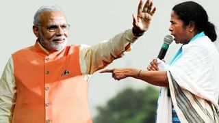 Mamata Banerjee: ఈసీ బ్యాన్‌కు నిరసనగా మమతా బెనర్జీ ధర్నా… పెయింటింగ్స్ వేస్తూ…