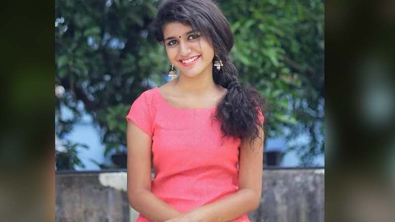 Priya Prakash Varrier : తెలుగు లో నెమ్మదిగా అవకాశాలు అందుకుంటున్న వింక్ బ్యూటీ..