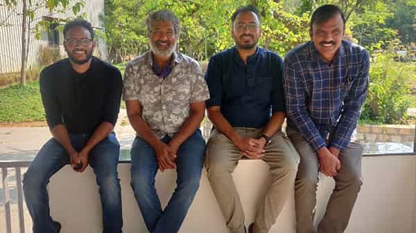Akaasha Vani Movie Teaser : దర్శకధీరుడు వదిలిన ఆకాశవాణి.. ఆకట్టుకుంటున్న టీజర్..