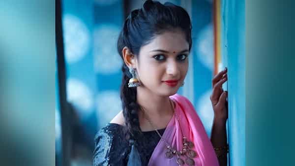 బంపర్ ఆఫర్ కోట్టెసిన బిగ్బాస్ బోల్డ్ బ్యూటీ.. మెగా హీరో సినిమాలో ఛాన్స్.. ఎంతకీ ఏ పాత్రంటే..