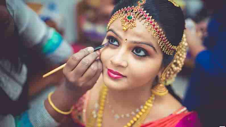 Bridal Makeup Tips : వివాహం సమయంలో పెళ్ళి కూతురు ఈ మేకప్ టిప్స్ పాటిస్తే ముఖం చంద్రబింబమే