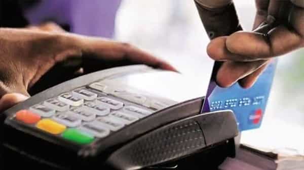 Credit Card New Rules : క్రెడిట్ కార్డులపై కరోనా వైరస్ ప్రభావం.. వినియోగదారులకు షాక్ ఇవ్వడానికి రెడీ అవుతున్న బ్యాంక్లు