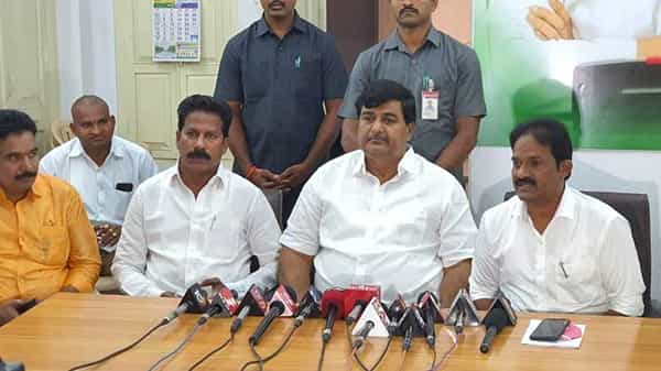 మున్సిపల్ ఎన్నికల్లో పంచాయతీలకు మించిన ఫలితాలు ఖాయం.. ప్రజలు చంద్రబాబును నమ్మే స్థితిలో లేరన్న ధర్మాన