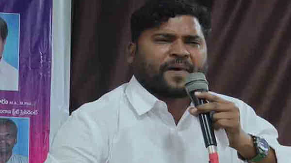కాంగ్రెస్కు షాక్.. షర్మిల చెంతకు ఏపూరి సోమన్న.. తుంగతుర్తి టికెట్పై లభించిన హామీ..?