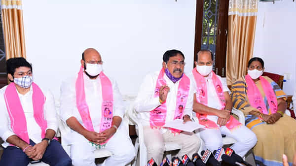 చీటికీ మాటికీ సవాళ్లు చేయడం వారికి అలవాటైంది.. చిల్లరగాళ్లతో డిస్కస్ చేసే సమయం మాకు లేదు -మంత్రి ఎర్రబెల్లి