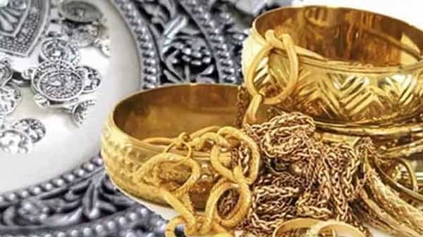 Gold and Silver Price: మహిళలకు గుడ్ న్యూస్.. తగ్గిన పసిడి ధర.. పెరిగిన వెండి ..