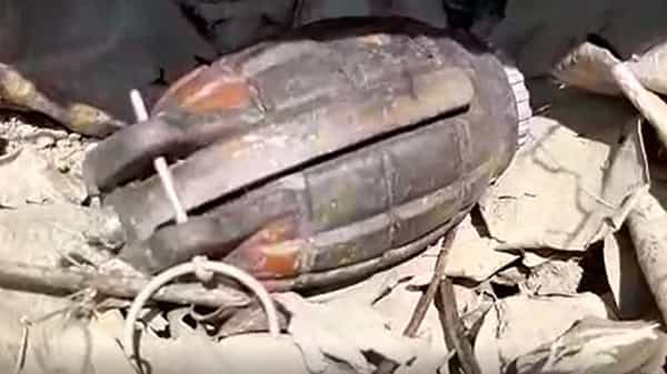 Grenade bomb in Mahabubnagar : మహబూబ్నగర్ జిల్లాలో గ్రనేడ్ బాంబు కలకలం, హడలిపోతోన్న స్థానికులు..టీవీ9 సాహసోపేత కవరేజ్