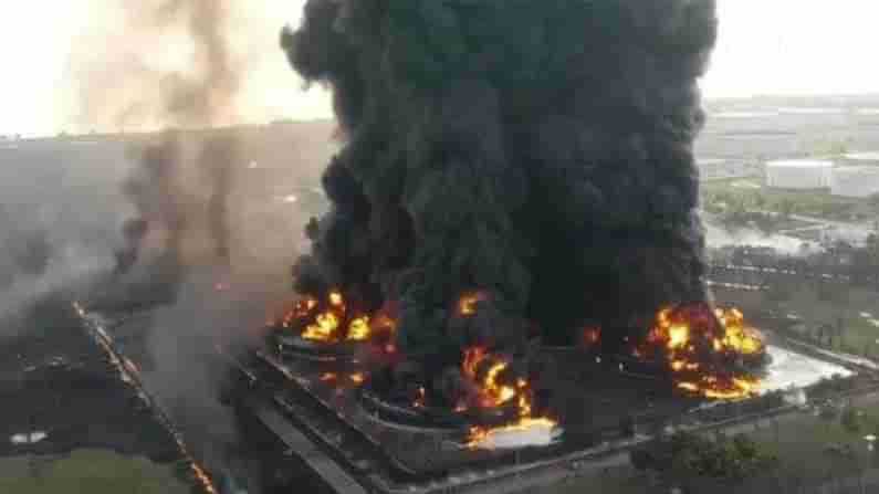 Indonesia Fire Accident: ఇండోనేషియాలో భారీ అగ్ని ప్రమాదం.. ఆరుగురుకి గాయాలు.. వెయ్యిమందికి పైగా సురక్షిత ప్రాంతాలకు తరలింపు