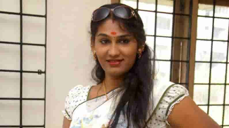 వివాదంలో జోగిని శ్యామల.. పోలీస్ కేసు నమోదు.. మహిళ పై దాడి ఆపై బట్టలు విప్పి..