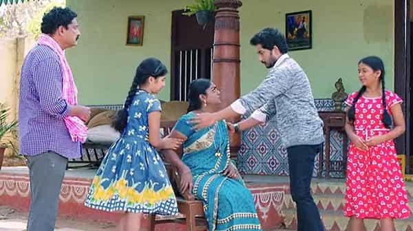 Karthika Deepam:కార్తీక్ నా చెప్పుడుమాటలు వినడానికి రాడా అని బాధపడుతున్న మోనిత.. దీప పిల్లల దగ్గరకు చేరుకున్న డాక్టర్ బాబు