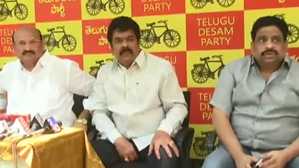కేశినేని కేంద్రంగా భగ్గుమంటున్న బెజవాడ టీడీపీ.. ఆతను కావాలో అందరూ కావాలో తేల్చుకోవాలని అల్టిమేటం
