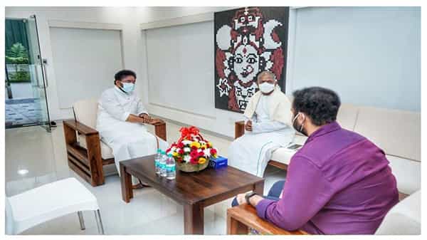 తమిళనాడు ఎన్నికల ప్రచారంలో దూకుడు పెంచిన బీజేపీ.. స్వరరాజా ఇళయరాజా కలిసిన కిషన్ రెడ్డి