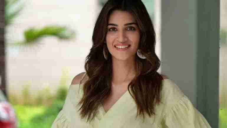 Kriti Sanon :  అలవైకుంఠపురంలో సినిమా బాలీవుడ్ రీమేక్ లో మహేష్ హీరోయిన్..!